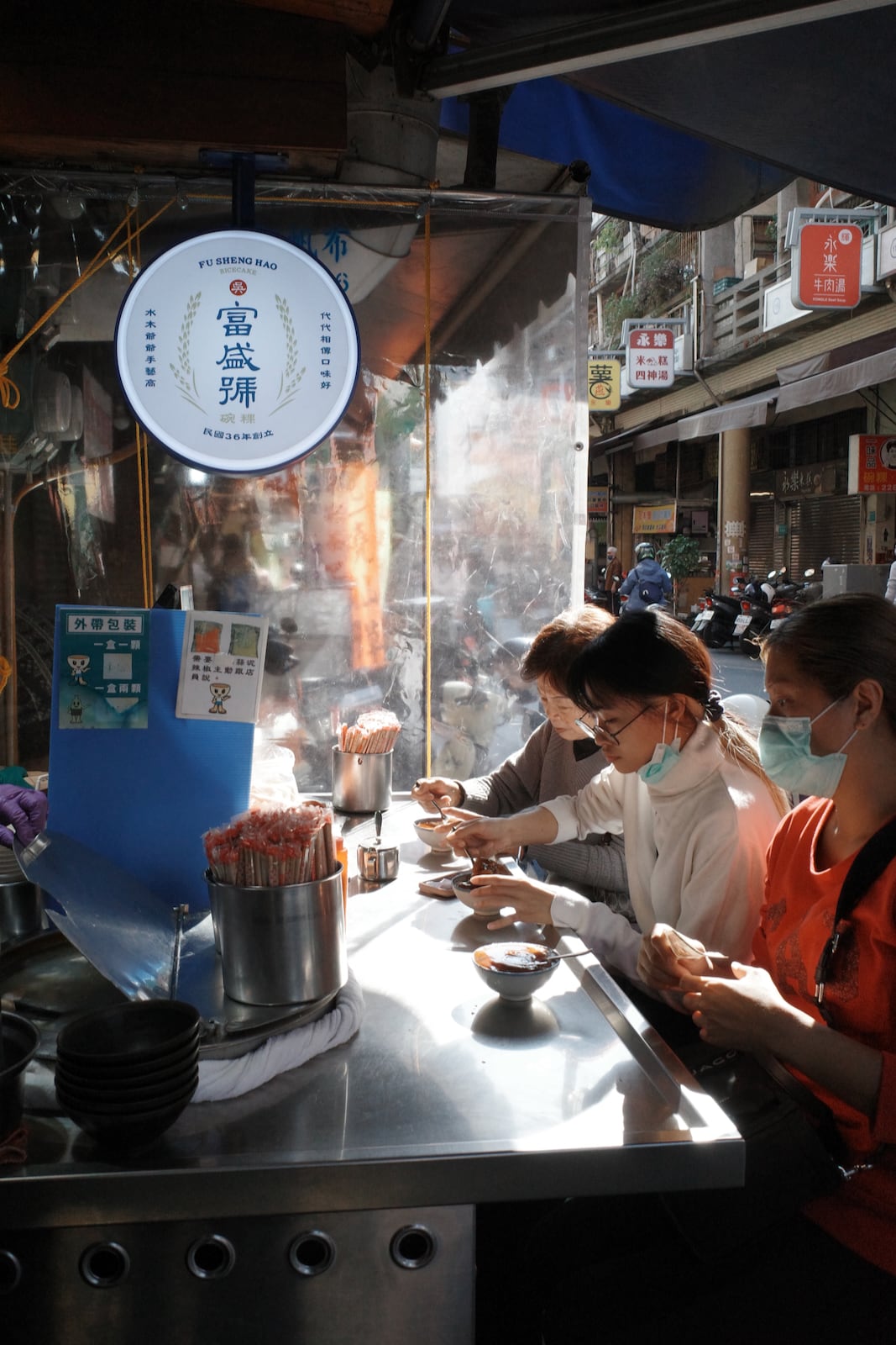 A food stall at YongLe Market
